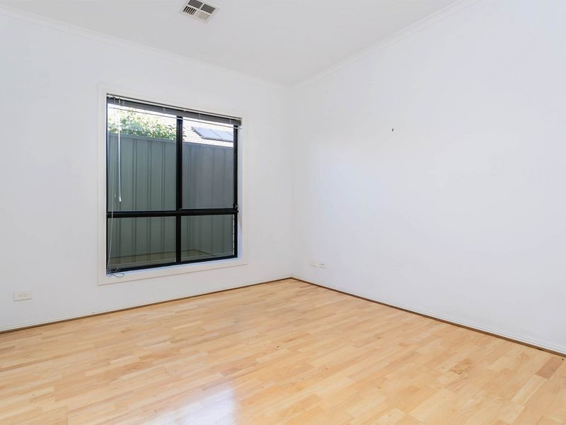 10 Plover Street, Mawson Lakes SA 5095