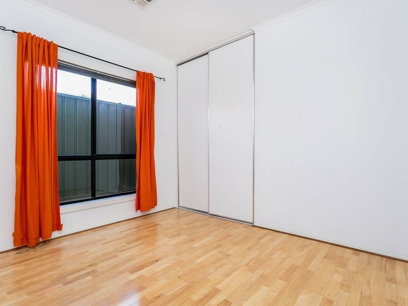 10 Plover Street, Mawson Lakes SA 5095