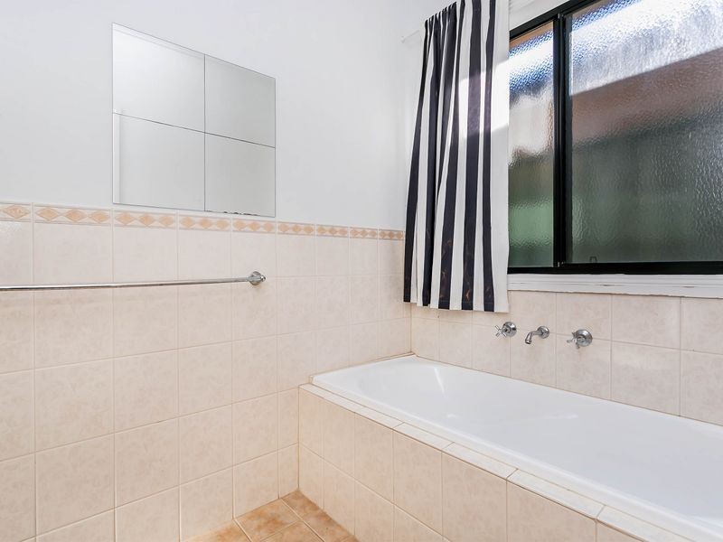 10 Plover Street, Mawson Lakes SA 5095