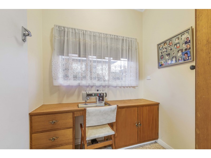 16 Honeyton Street, Seaton SA 5023