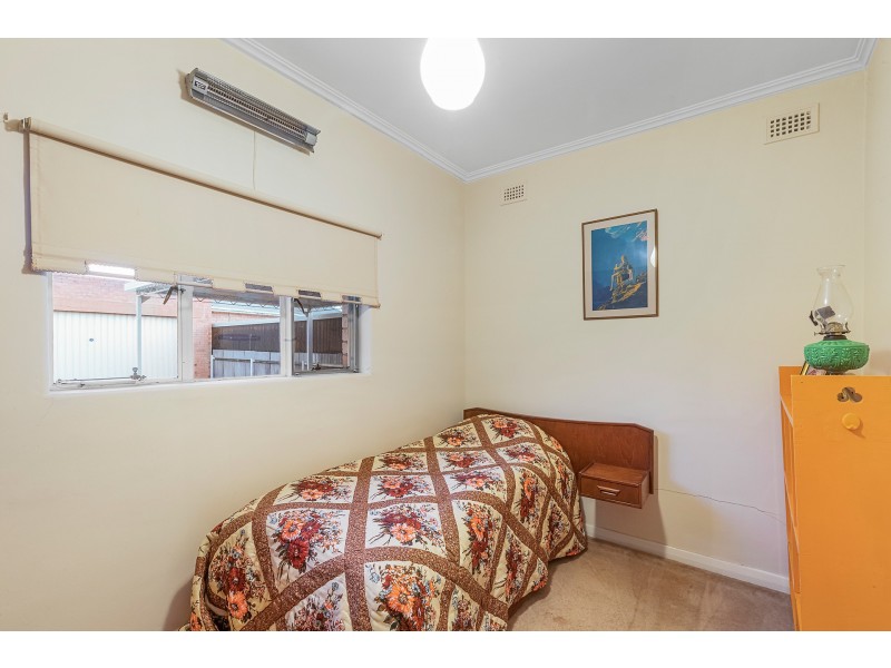 16 Honeyton Street, Seaton SA 5023