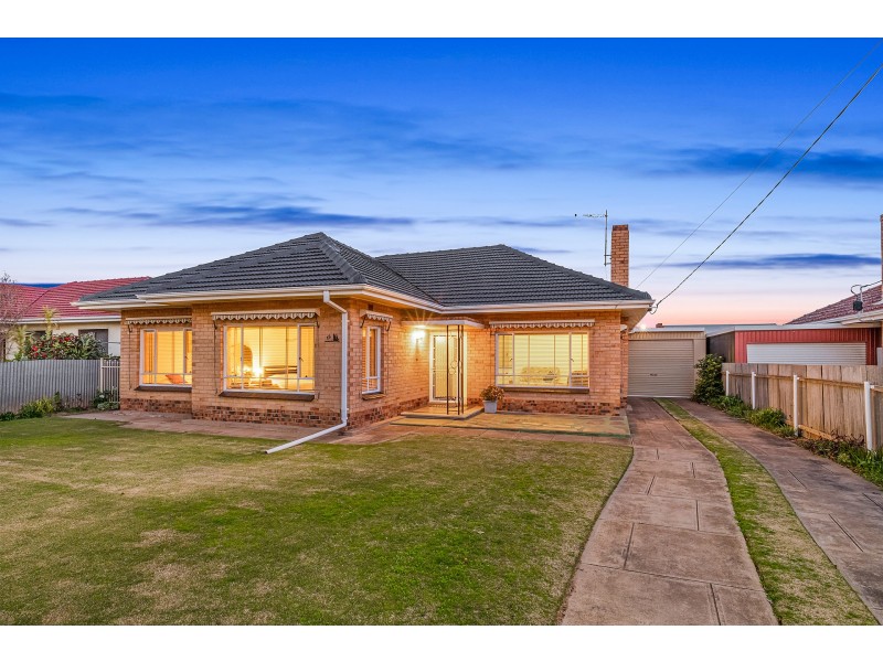 16 Honeyton Street, Seaton SA 5023