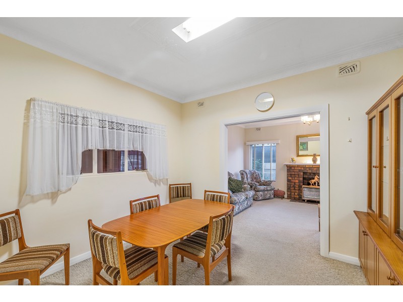 16 Honeyton Street, Seaton SA 5023