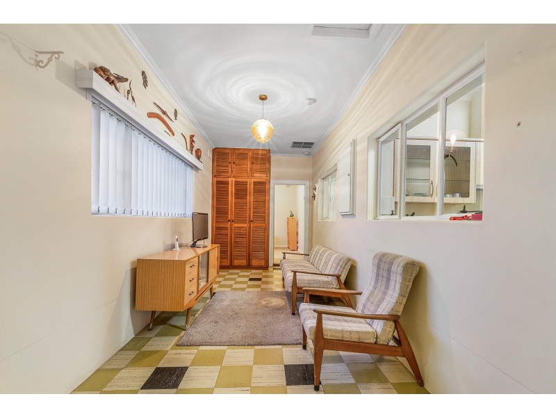 16 Honeyton Street, Seaton SA 5023