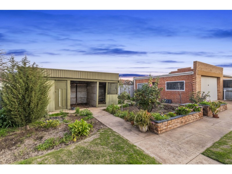 16 Honeyton Street, Seaton SA 5023