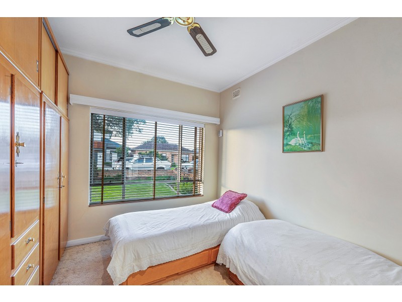 16 Honeyton Street, Seaton SA 5023