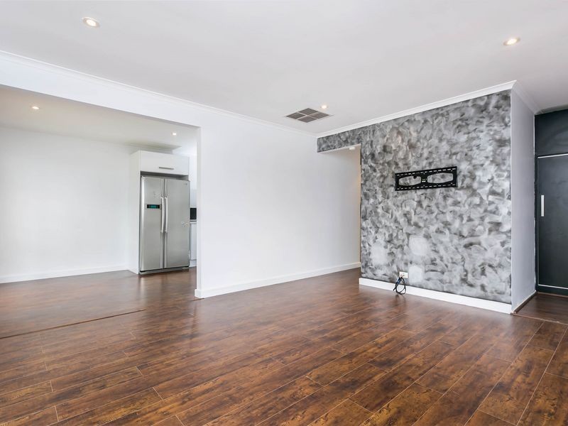 18 Alderman Avenue, Pennington SA 5013