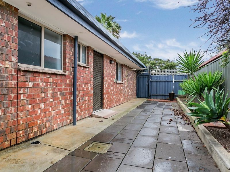 18 Alderman Avenue, Pennington SA 5013