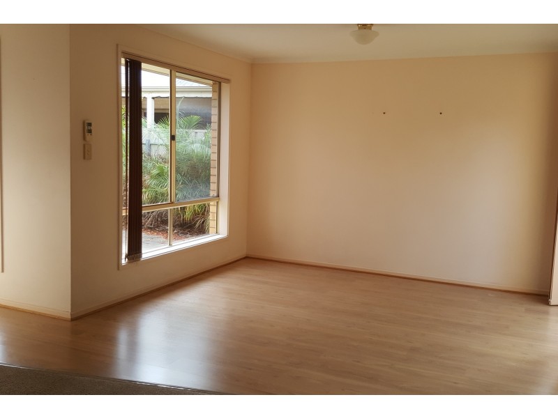 8 Wentworth Place, Brompton SA 5007