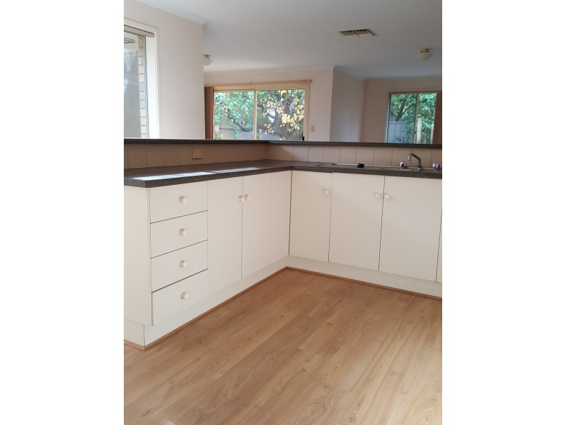 8 Wentworth Place, Brompton SA 5007