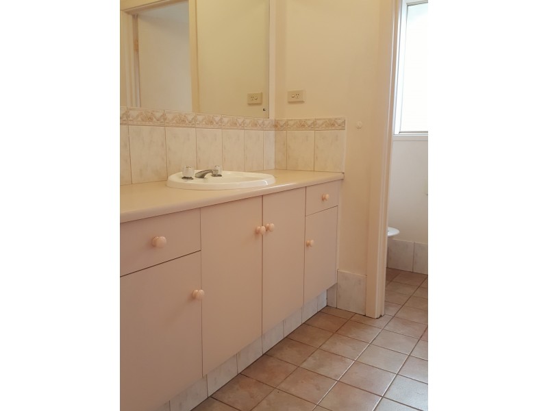 8 Wentworth Place, Brompton SA 5007