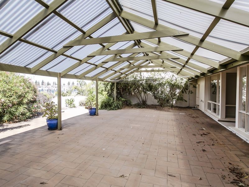 18 Gulf Point Drive, North Haven SA 5018