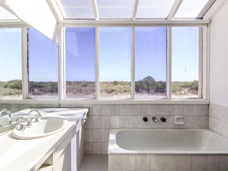 18 Gulf Point Drive, North Haven SA 5018