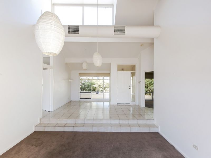 18 Gulf Point Drive, North Haven SA 5018