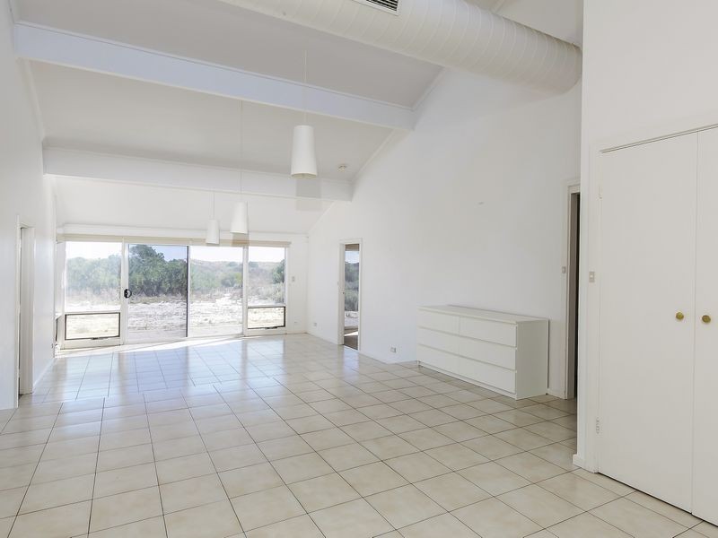 18 Gulf Point Drive, North Haven SA 5018