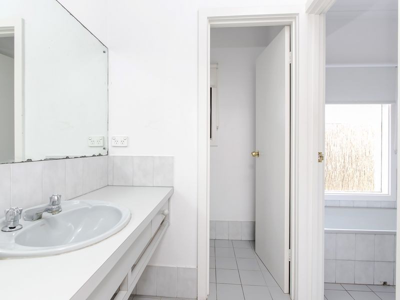 18 Gulf Point Drive, North Haven SA 5018