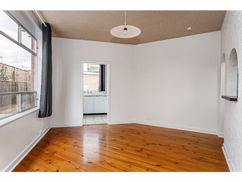 1/22 Patawalonga Frontage, Glenelg North SA 5045