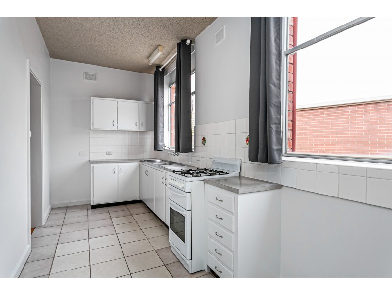 1/22 Patawalonga Frontage, Glenelg North SA 5045