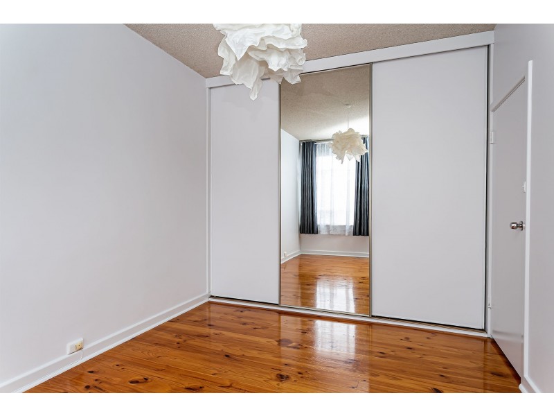 1/22 Patawalonga Frontage, Glenelg North SA 5045