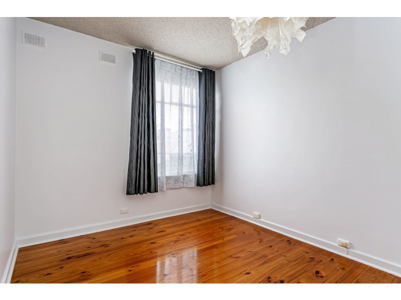 1/22 Patawalonga Frontage, Glenelg North SA 5045