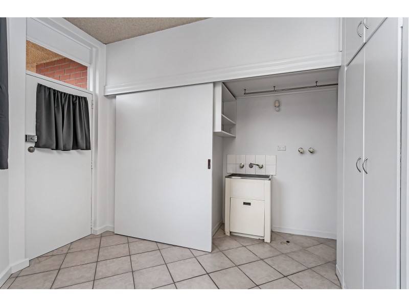 1/22 Patawalonga Frontage, Glenelg North SA 5045