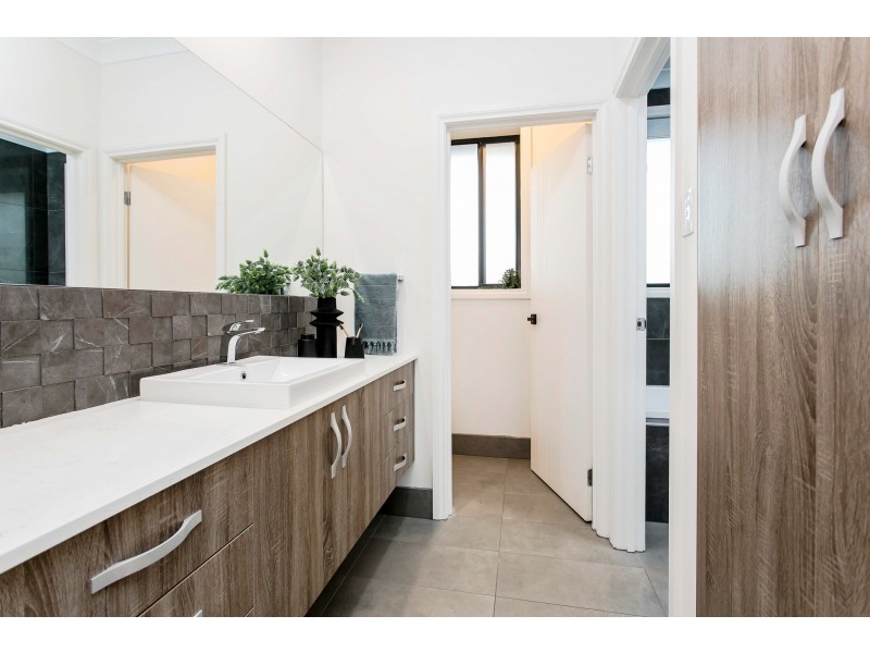 15 Mamande Crescent, Lockleys SA 5032