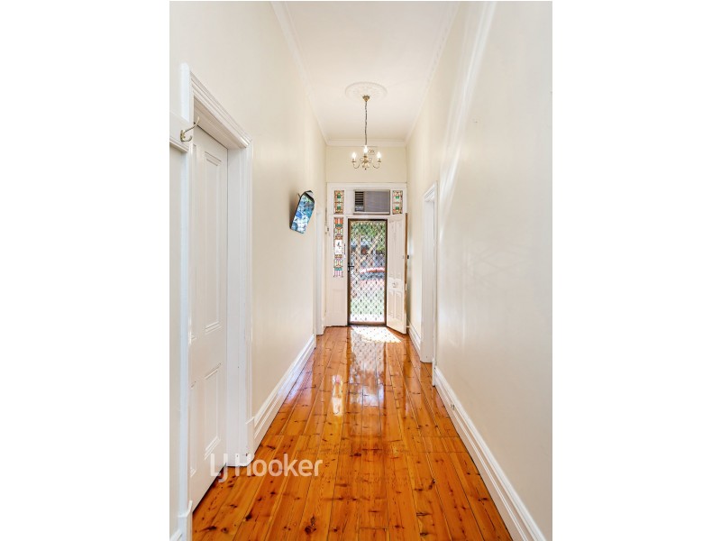 27 Gladstone Road, Mile End SA 5031