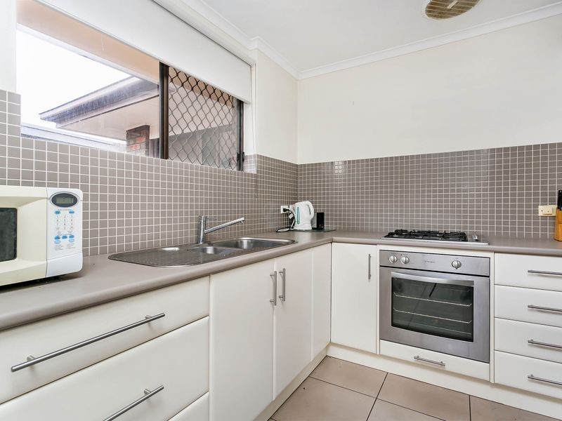 2/2 Gunnawarra Avenue, Camden Park SA 5038