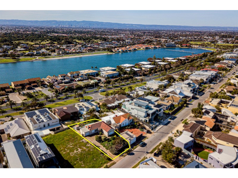 122 Seaview Road, Tennyson SA 5022