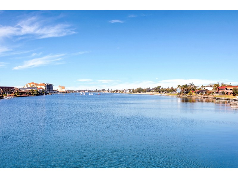 122 Seaview Road, Tennyson SA 5022