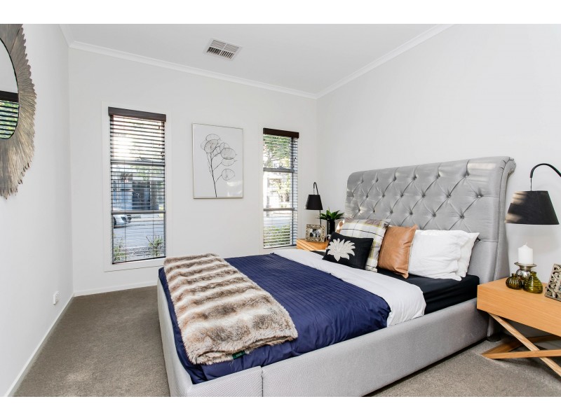 2 Cardinal Street, St Clair SA 5280