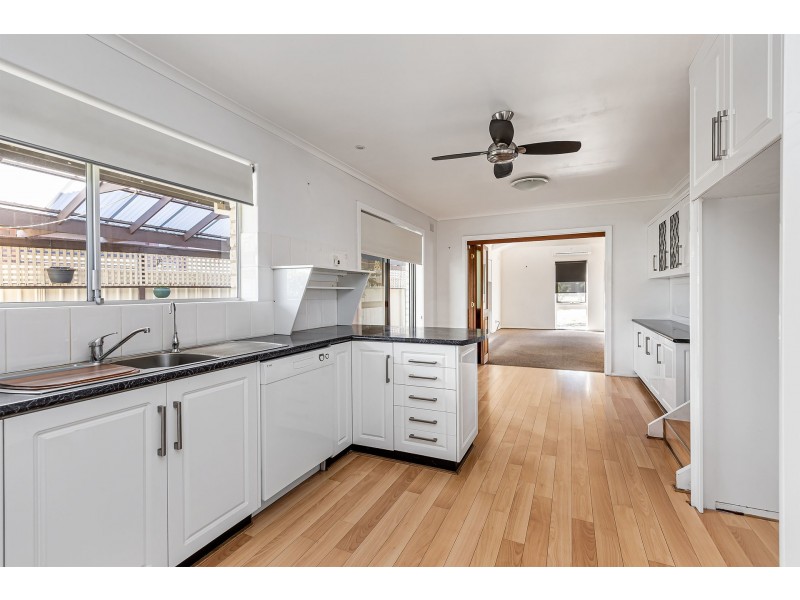 21 Woodlake Avenue, West Lakes SA 5021