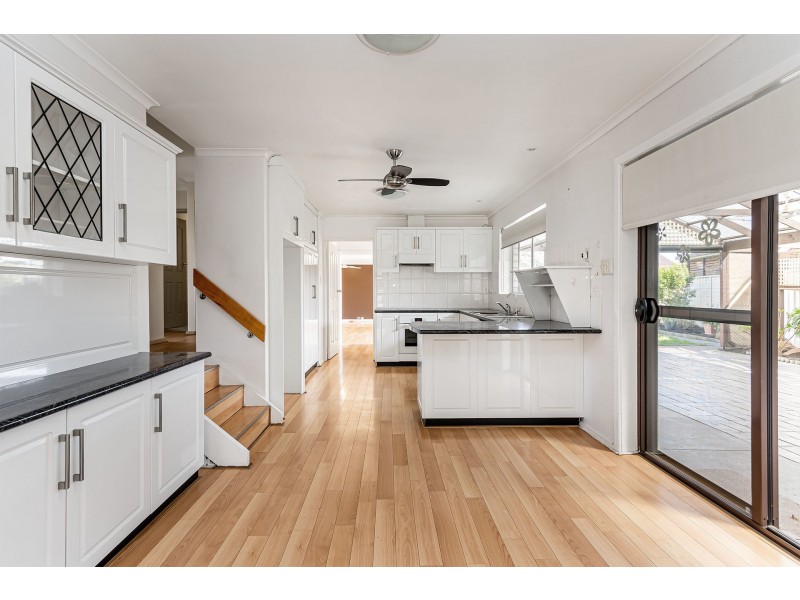 21 Woodlake Avenue, West Lakes SA 5021