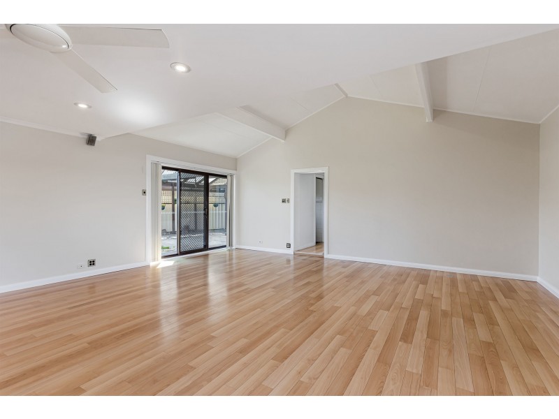 21 Woodlake Avenue, West Lakes SA 5021