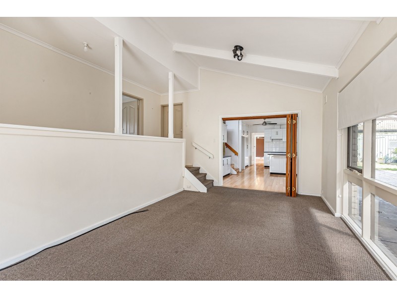 21 Woodlake Avenue, West Lakes SA 5021