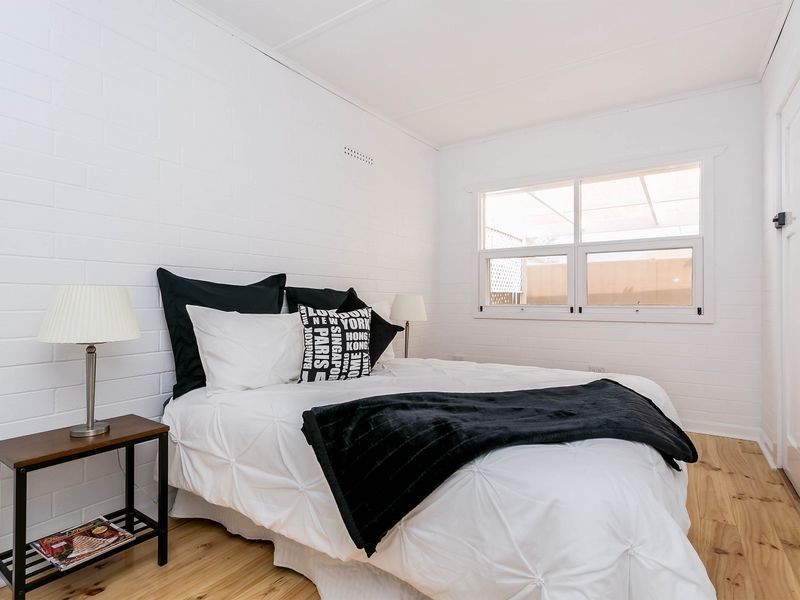 36 Ledger Rd, Woodville South SA 5011