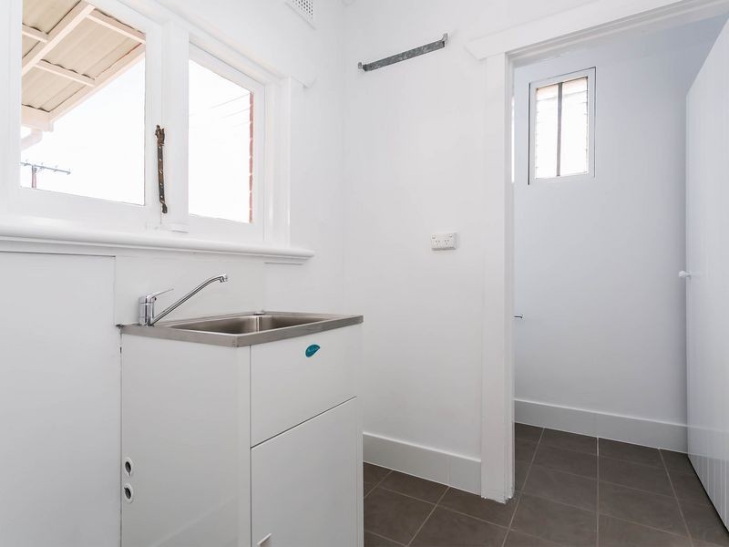 36 Ledger Rd, Woodville South SA 5011