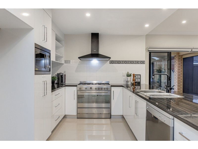 33 The Boulevard, Parafield Gardens SA 5107