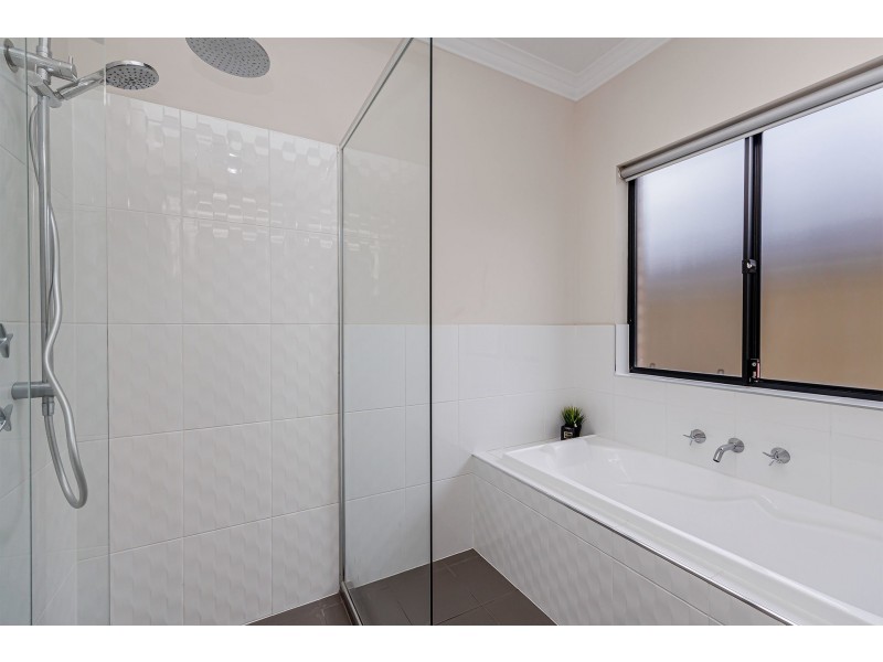 33 The Boulevard, Parafield Gardens SA 5107