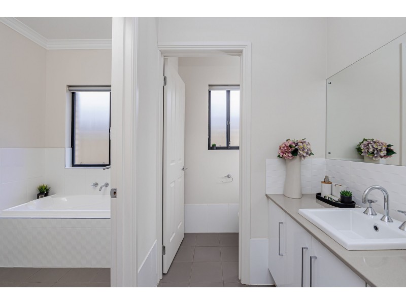 33 The Boulevard, Parafield Gardens SA 5107