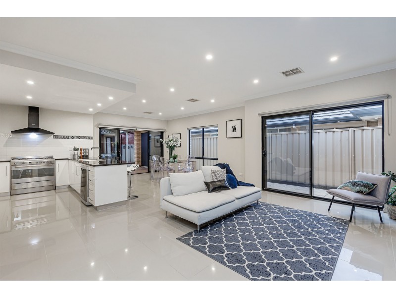 33 The Boulevard, Parafield Gardens SA 5107