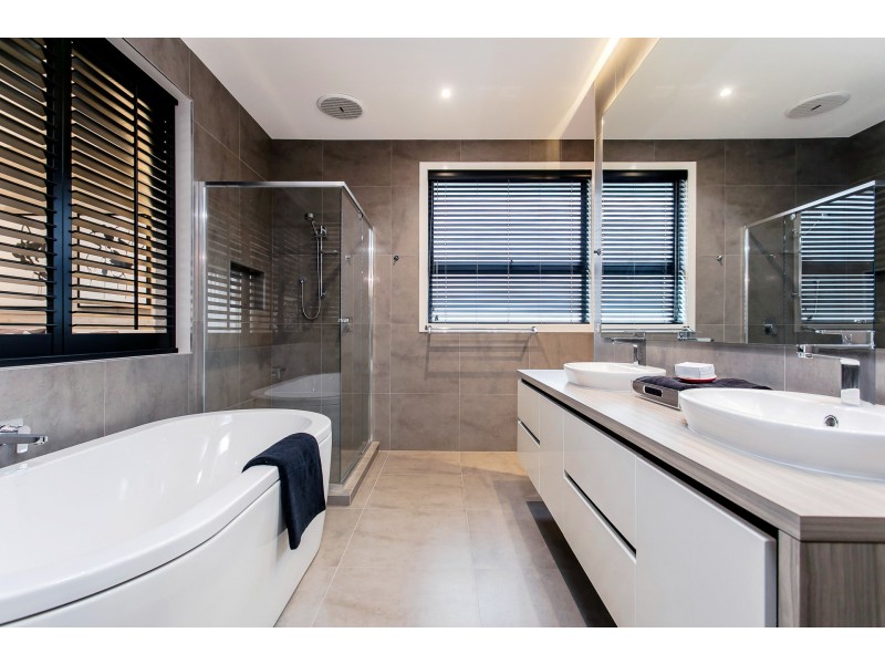3 Stallion Drive, St Clair SA 5280