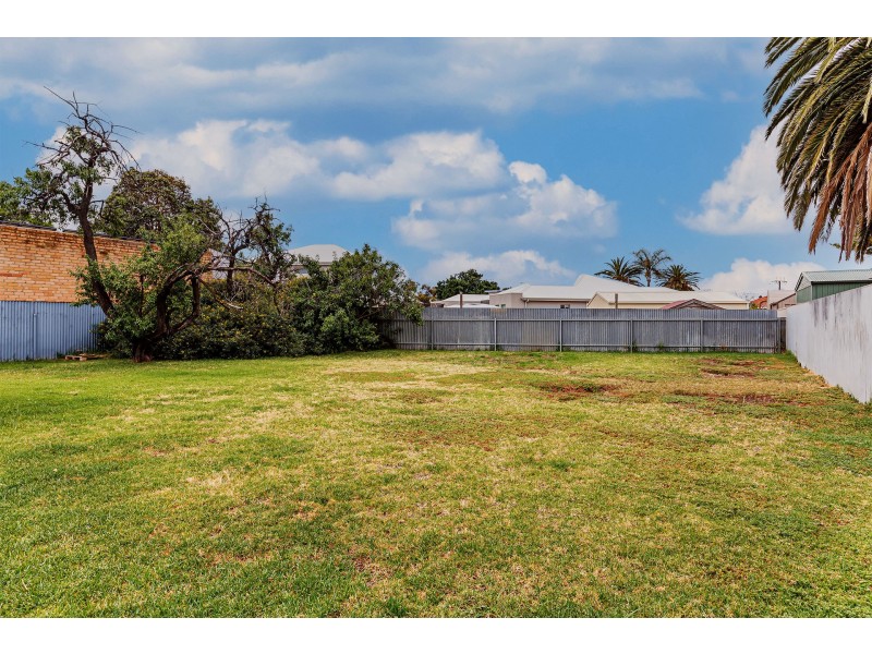 1 Fifth Avenue, Seaton SA 5023