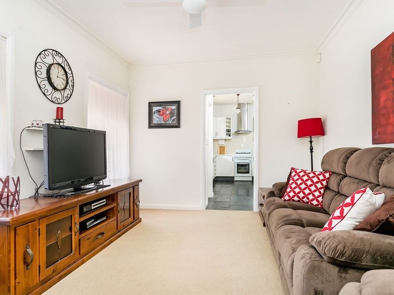 11 Mallen Street, Hilton SA 5033