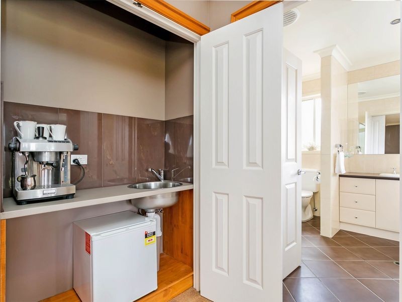 11 Spencer Court, Mawson Lakes SA 5095