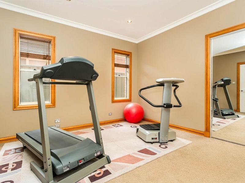 11 Spencer Court, Mawson Lakes SA 5095