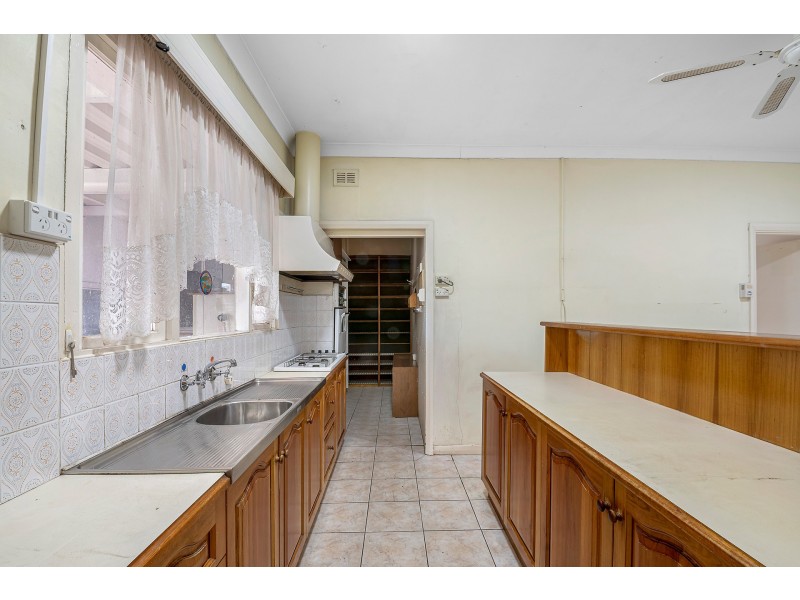 2 Raymond Avenue, Seaton SA 5023