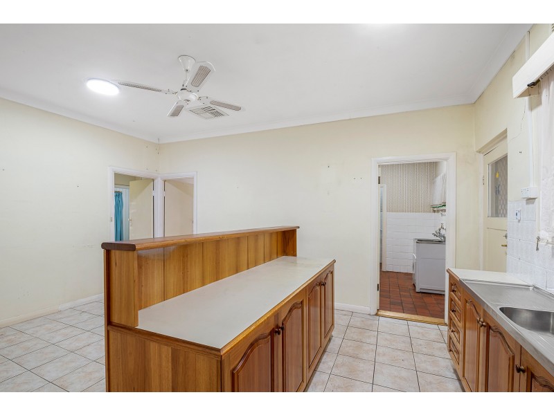 2 Raymond Avenue, Seaton SA 5023