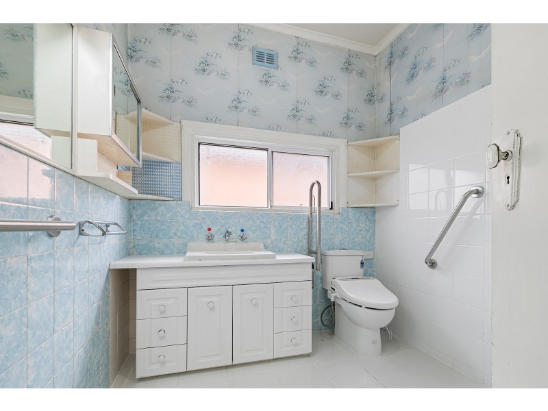 2 Raymond Avenue, Seaton SA 5023