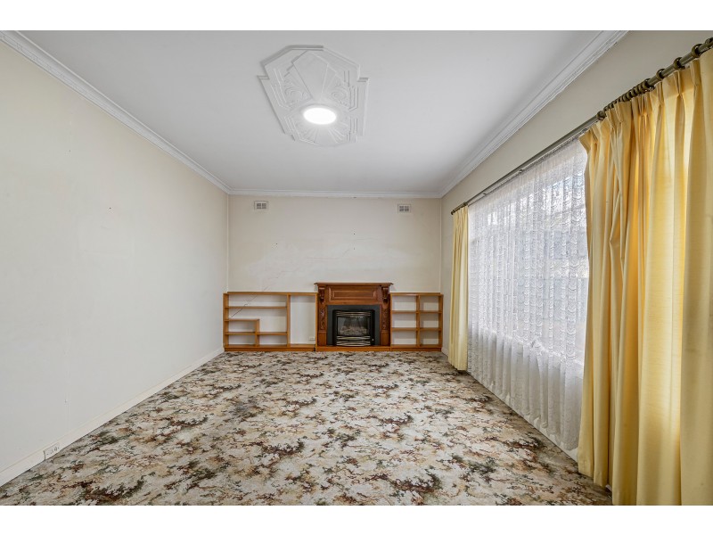2 Raymond Avenue, Seaton SA 5023